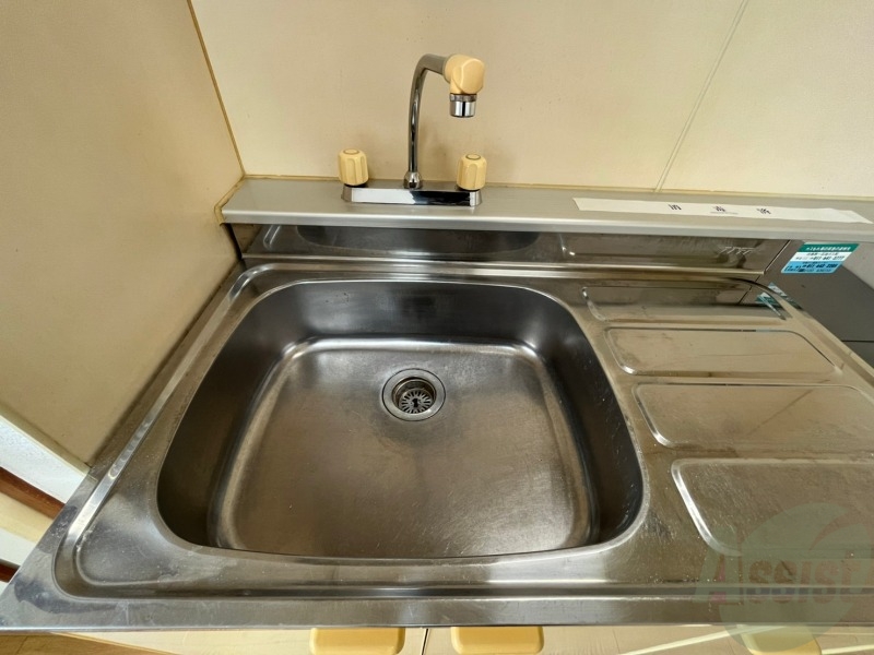 洗面設備　洗面台はありませんがこちらで洗顔などができます。