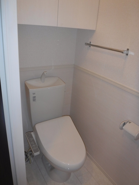 トイレ　温水洗浄暖房便座