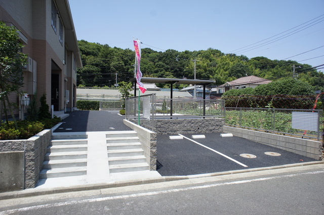 駐車場　敷地内駐車場（※空き要確認）