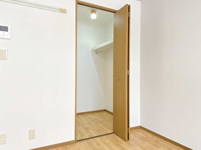 収納　ウォークインクローゼットです