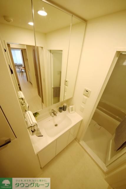 洗面設備　家具家電はイメージです。