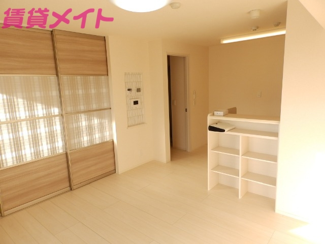 居室・リビング　同型参考写真です。