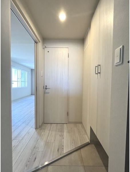 玄関　広々とした玄関です！