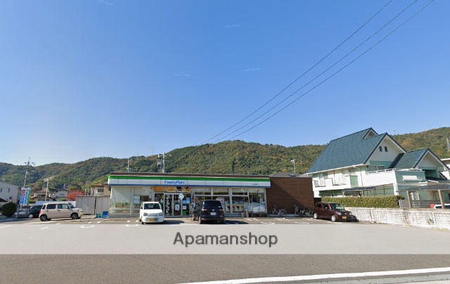 コンビニ　ファミリーマート（コンビニ）まで593m