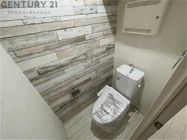 トイレ　温水洗浄便座機能付きのトイレです♪