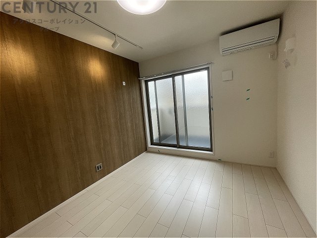 居室・リビング　エアコン付きで快適に過ごせます♪