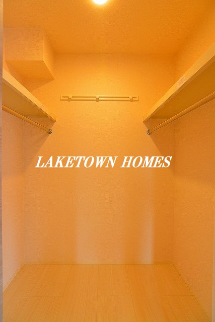 収納　６帖の南側洋室のウォークインクローゼットです。