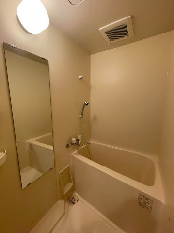 バス・シャワールーム　※別部屋の参考写真となります※現況優先※