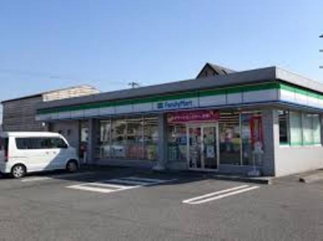 コンビニ　ファミリーマート　姫路高浜（コンビニ）まで428m