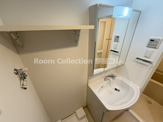 洗面設備　※同物件他部屋写真 反転、色違いの場合有 現況優先