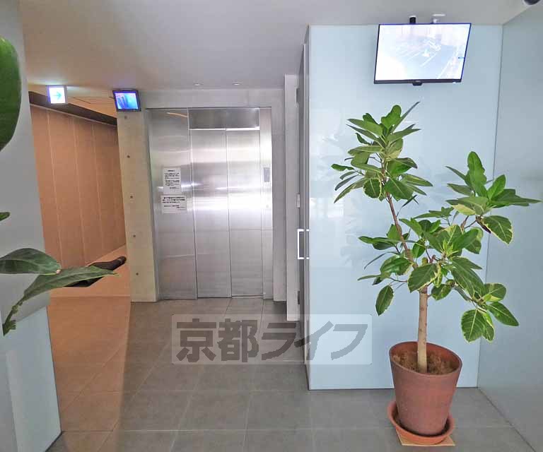 その他共有部分　建物入口です。