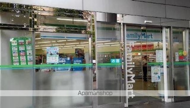 コンビニ　ファミリーマート　護国寺駅前店（コンビニ）まで266m