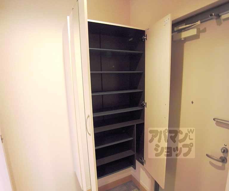 収納　たくさん入る靴箱です。