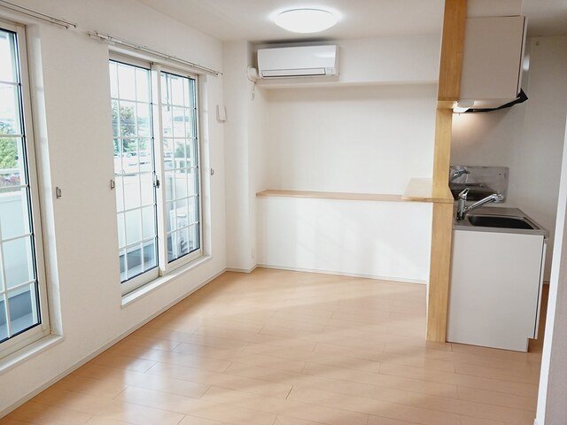 居室・リビング　こちらのリビングで趣味の時間をお楽しみください