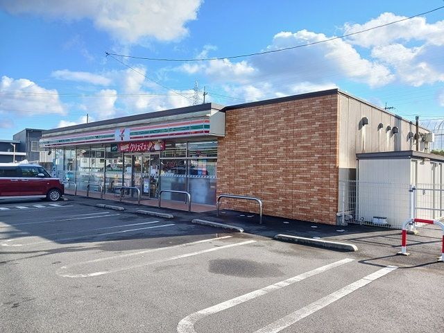 コンビニ　セブンイレブン三次東酒屋町店（コンビニ）まで500m