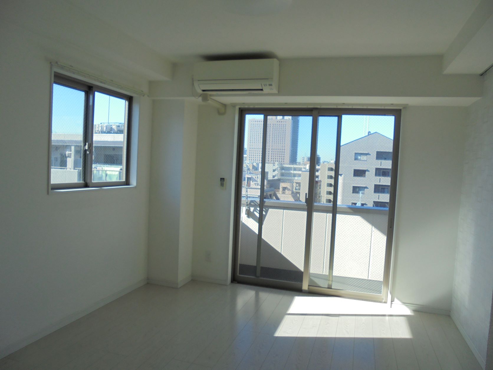 居室・リビング　洋間１０帖