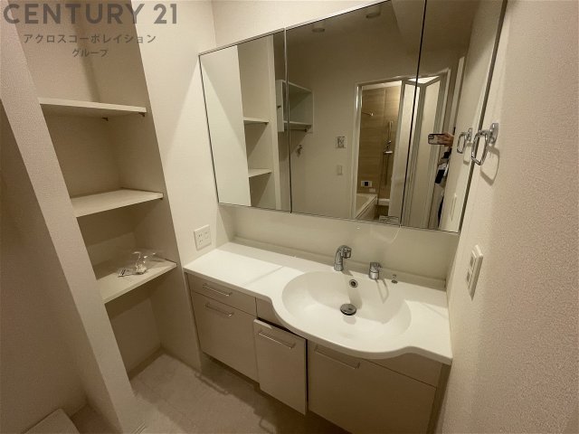 洗面設備　収納豊富な洗髪洗面化粧台付き☆