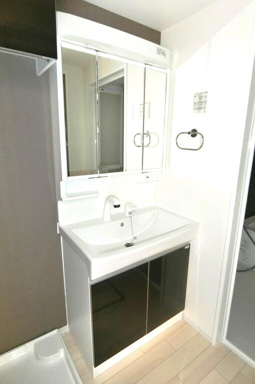 洗面設備　同型物件の写真です。