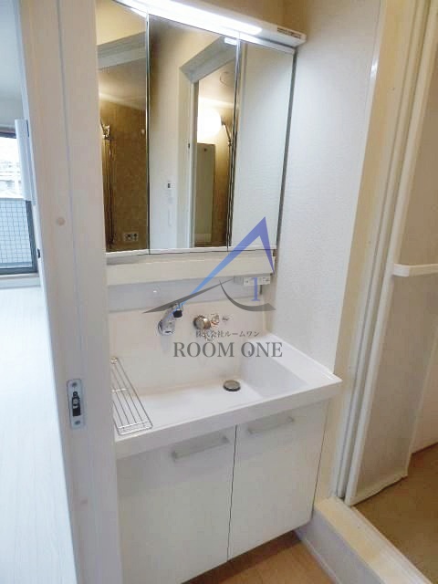 洗面設備　独立洗面台です。