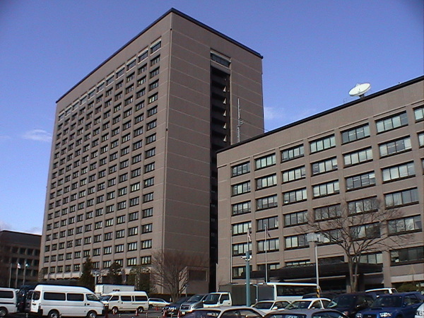 役所　宮城県庁（役所）まで364m