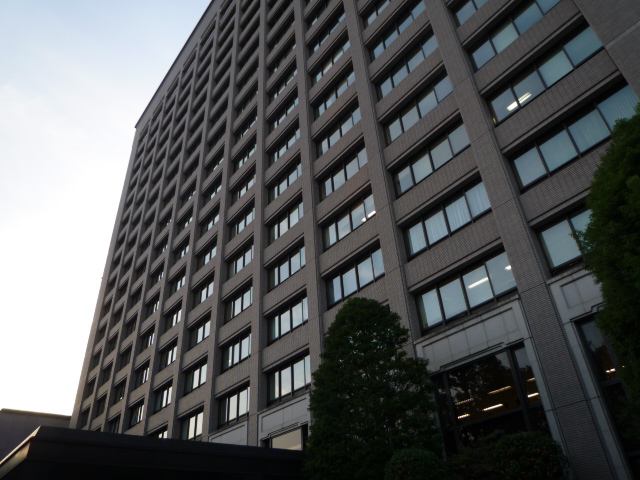 銀行　七十七銀行県庁支店（銀行）まで364m