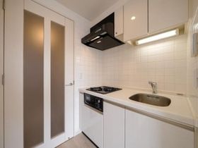 キッチン　コンパクトなキッチンで掃除もラクラク