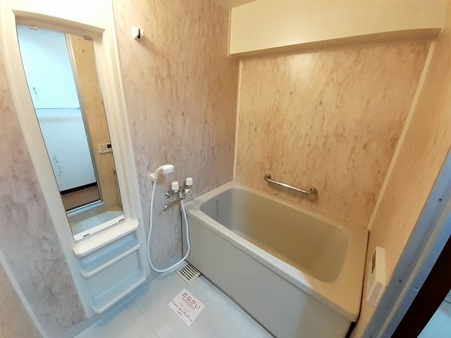 バス・シャワールーム　別号室