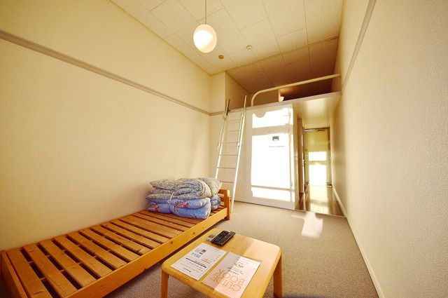 レオパレスヒルサイドテラスの居間写真