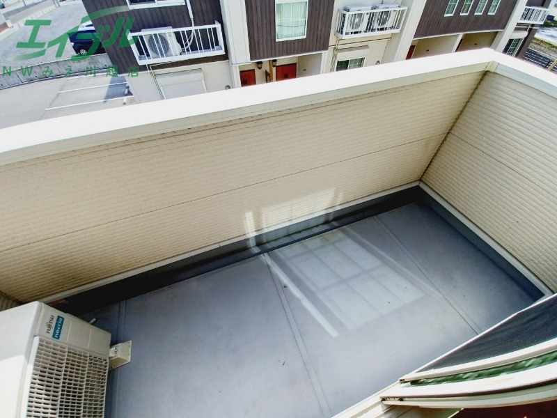 バルコニー　反転タイプ参考写真