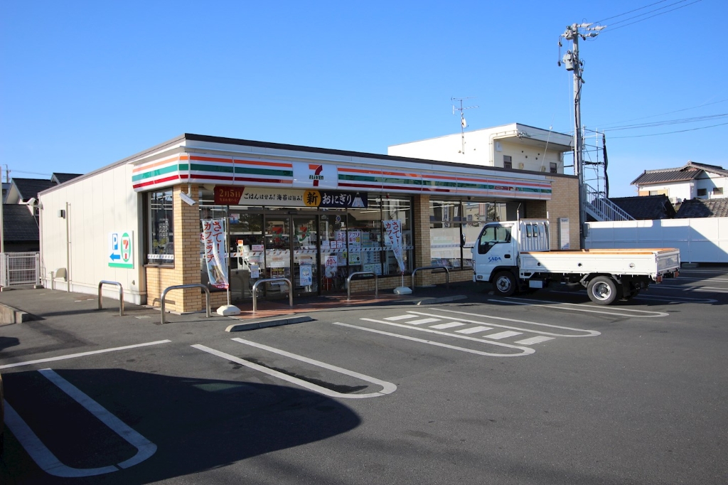 コンビニ　セブンイレブン 浜松若林南店（コンビニ）まで390m