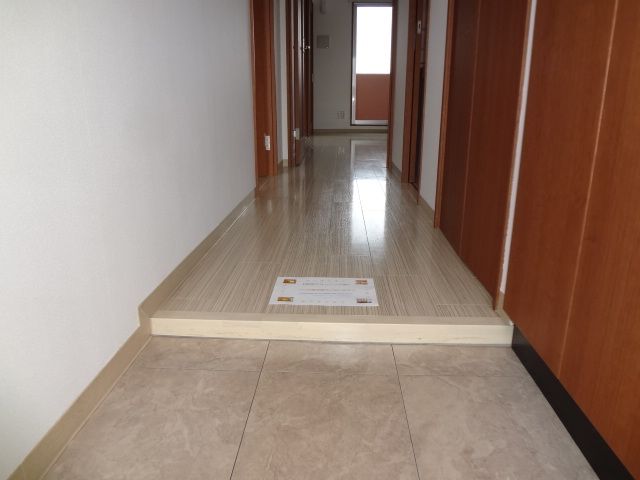 玄関　フラットな玄関