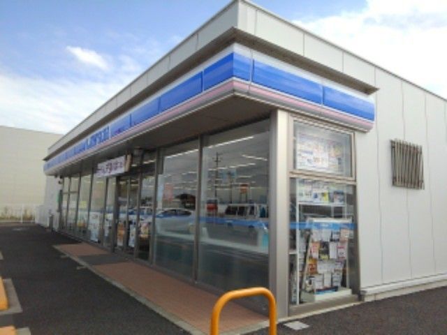 コンビニ　ローソン三条新保店（コンビニ）まで590m