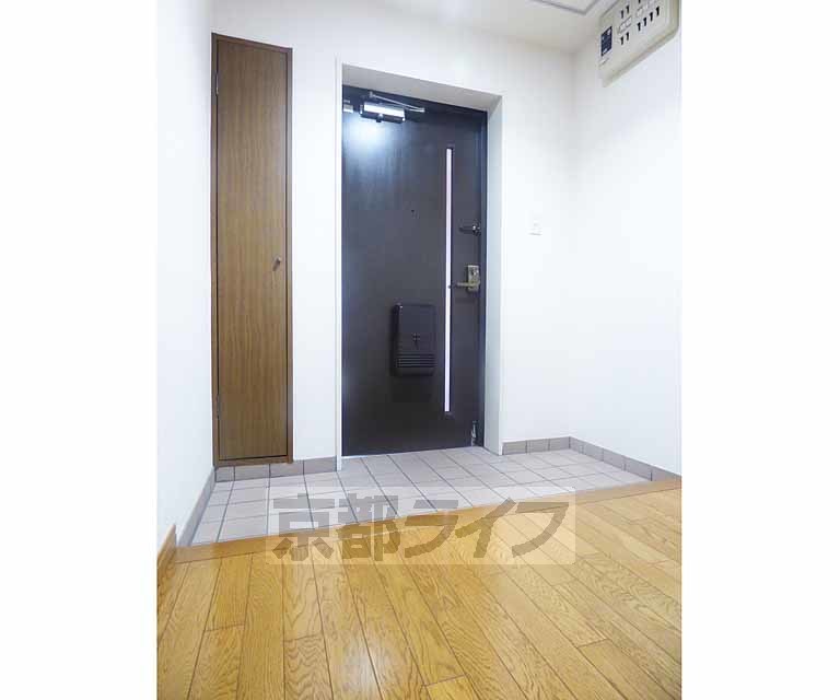 玄関　広々とした玄関です。