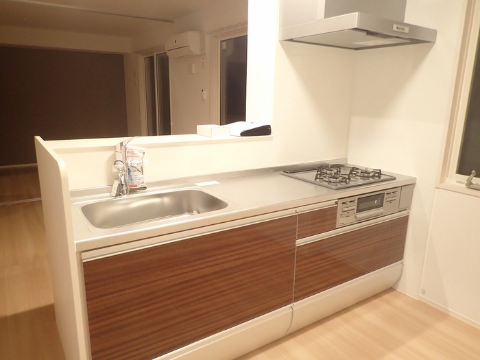 キッチン　※同建物の別のお部屋の写真です。