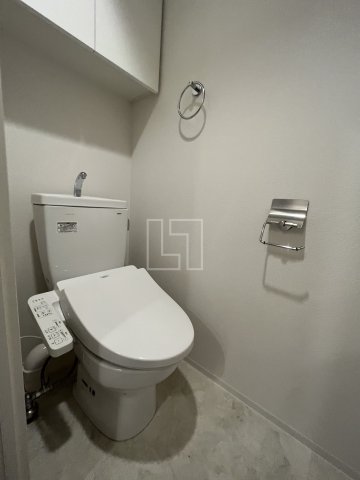 トイレ　セレニテ本町東リアン　温水洗浄便座