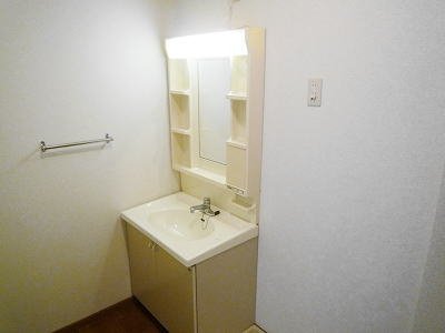 洗面設備　使いやすい洗面所です