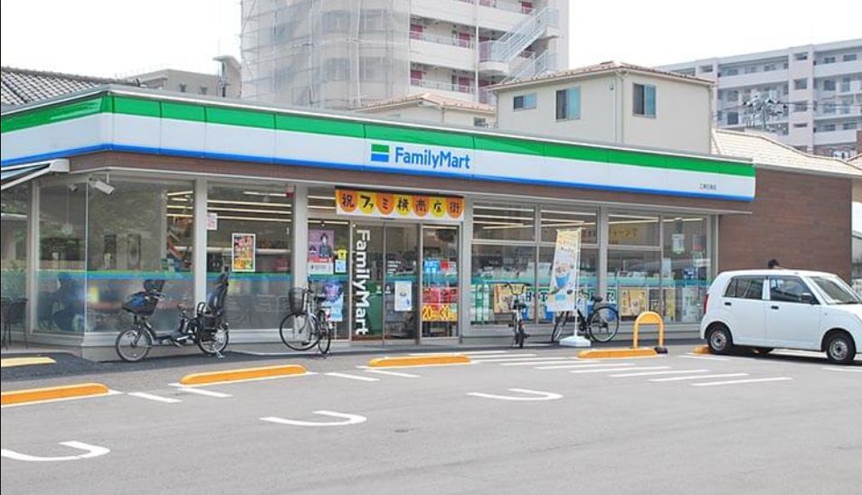 コンビニ　ファミリーマート江東石島店（コンビニ）まで222m