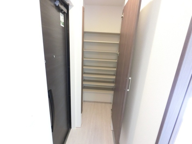 玄関　図面と現状に相違がある場合には現状を優先