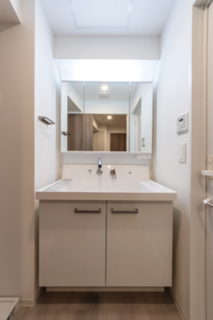 洗面設備　※写真は同タイプ住戸です。