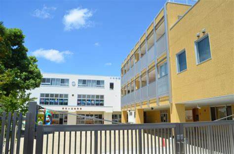 幼稚園・保育園　認定こども園源氏ケ丘幼稚園（幼稚園・保育園）まで247m