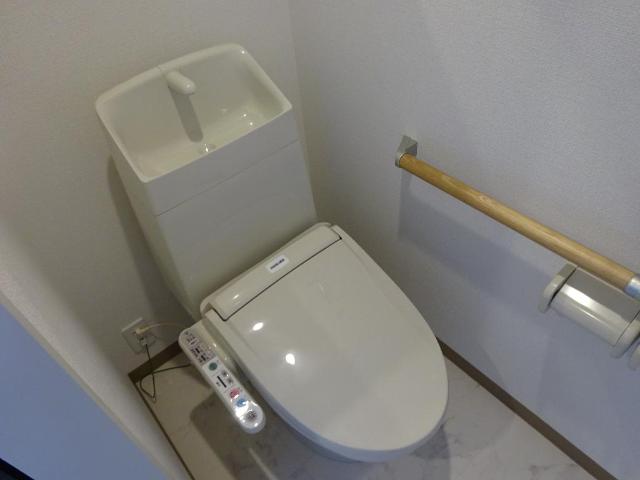 トイレ　シャワー付トイレ