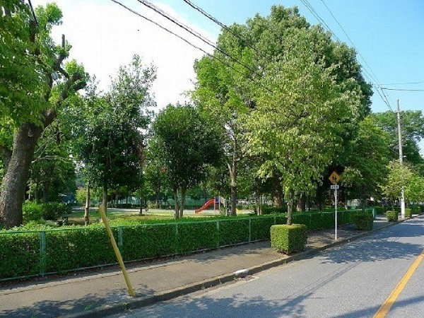 公園　高根中央公園（公園）まで550m