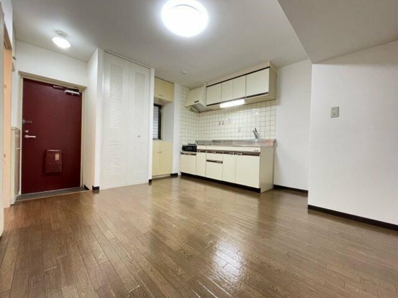 居室・リビング　同物件別室写真