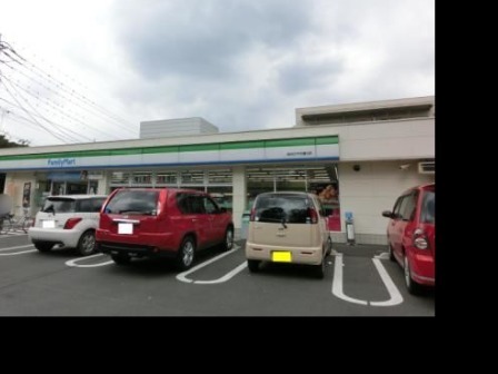 コンビニ　ファミリーマート所沢けやき通り店（コンビニ）まで251m