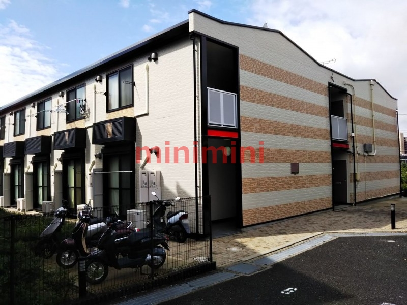 建物外観　２０２２年８月に外壁塗装致しました。