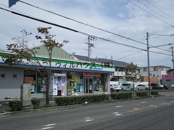 コンビニ　ファミリーマート泉大津豊中店（コンビニ）まで908m