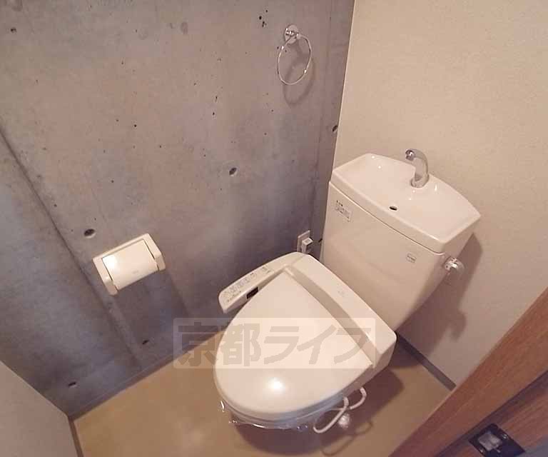 トイレ　ウォシュレット付きです