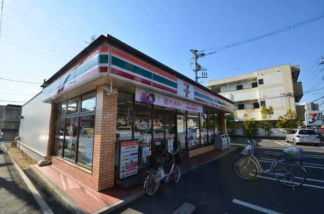 コンビニ　コンビニ（コンビニ）まで1250m