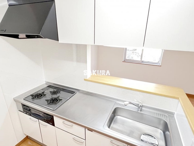 キッチン　広々使える快適な調理スペースです♪