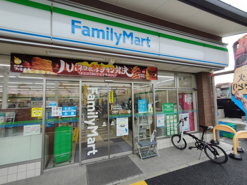 コンビニ　ファミリーマート一乗寺染殿町店（コンビニ）まで224m